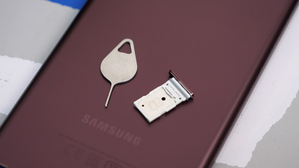  Samsung Galaxy S22 Ultra:  