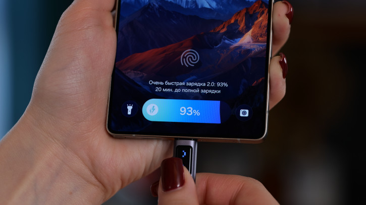  Samsung Galaxy S25 Ultra:    