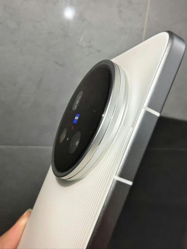 Vivo X200 Ultra       