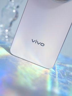 Vivo X200s        