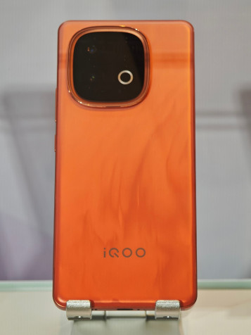 ! iQOO Z10 Turbo     MediaTek