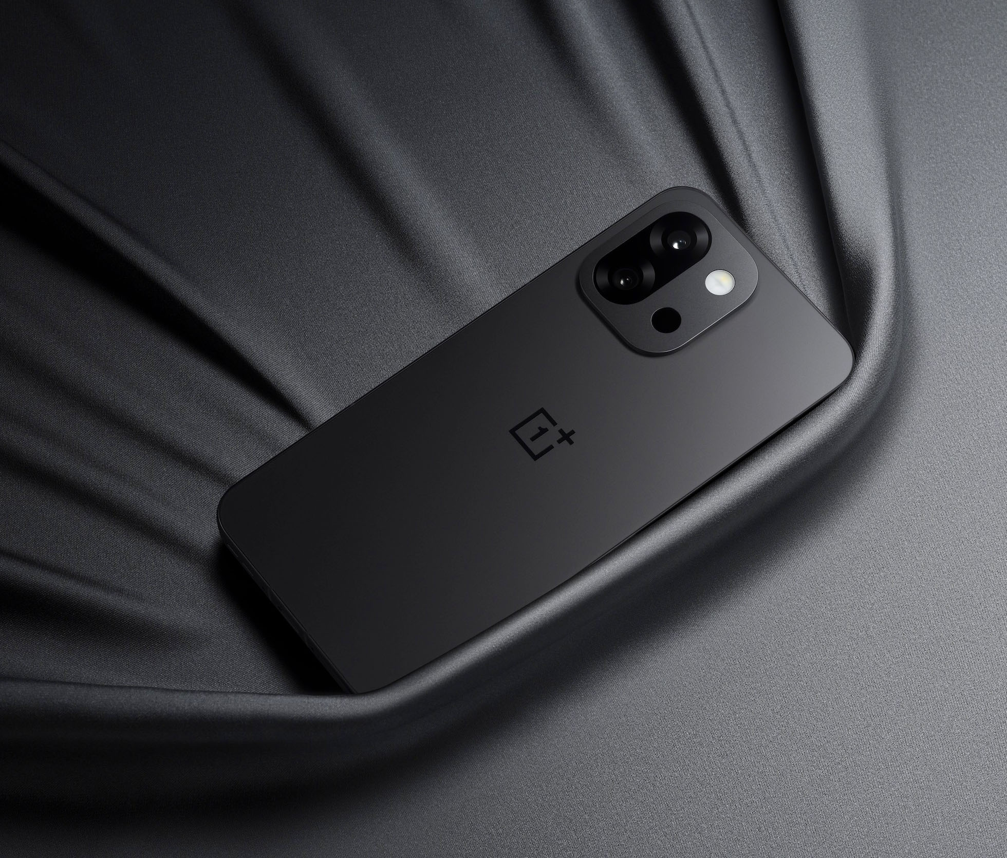 OnePlus 13T с &quot;идеальным балансом&quot; на новых фото, видео и постерах