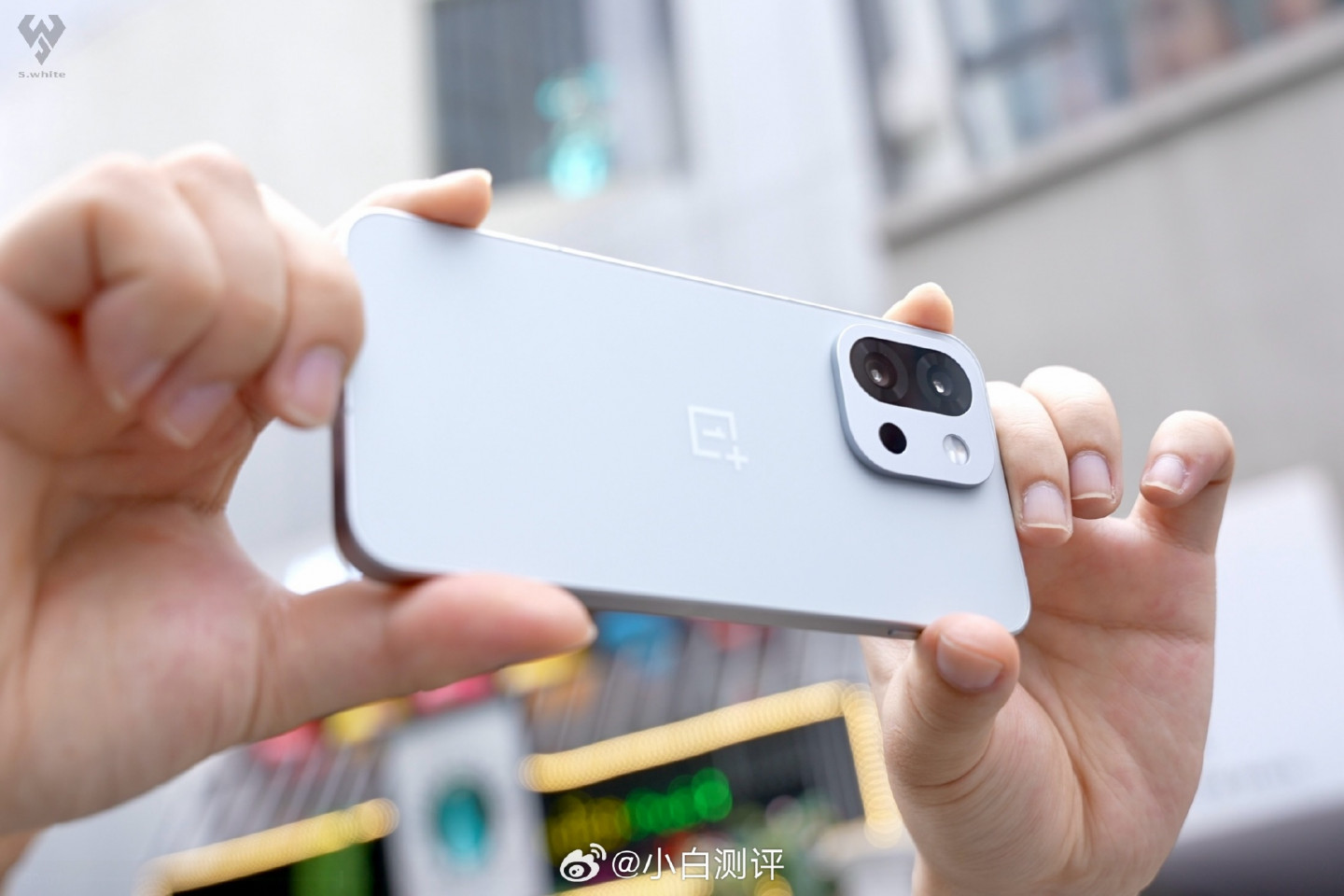 OnePlus 13T во всех цветах красуется на первых студийных фото