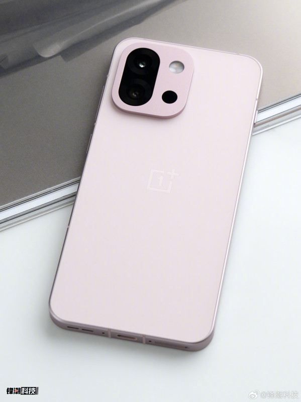 OnePlus 13T во всех цветах красуется на первых студийных фото