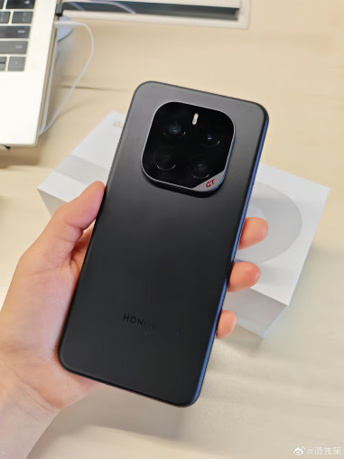    Honor GT Pro, -    