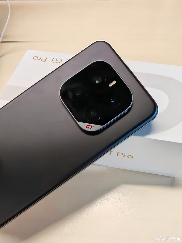    Honor GT Pro, -    