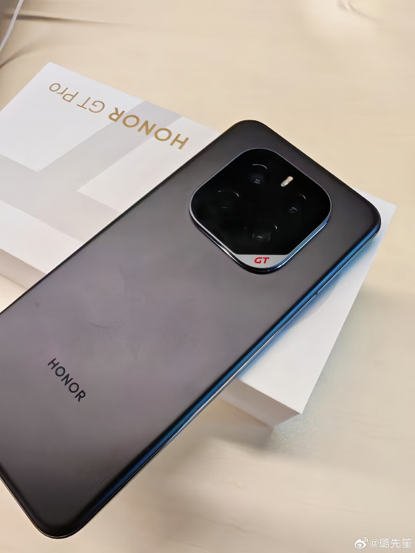    Honor GT Pro, -    