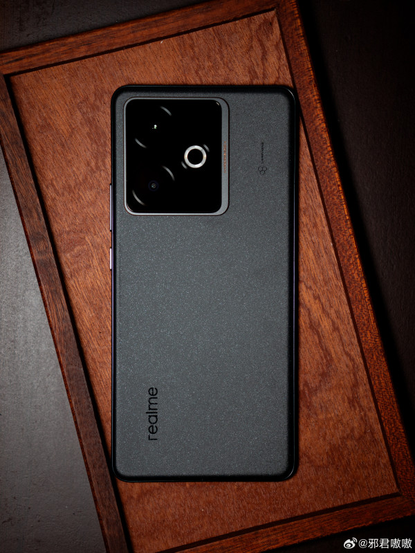 Realme GT 7         