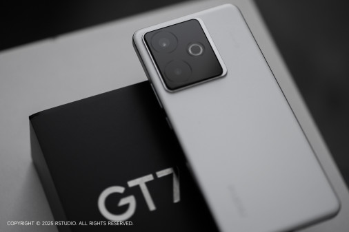 Realme GT 7         