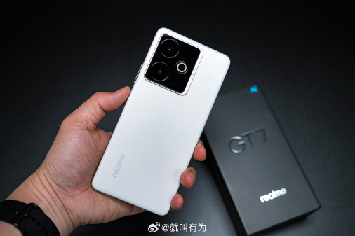 Realme GT 7         