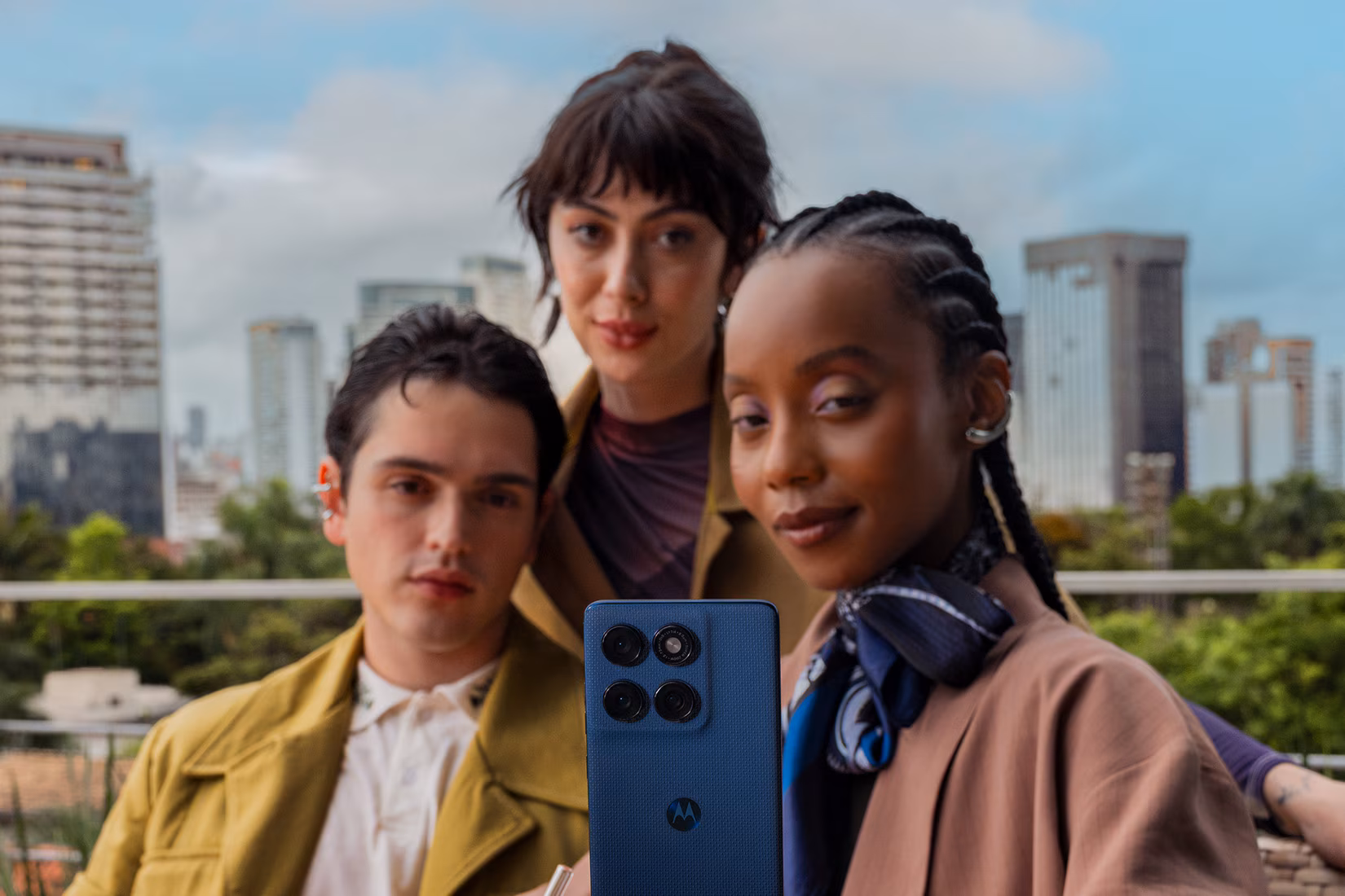 Анонс Motorola Edge 60 и Edge 60 Pro: очень яркие середняки