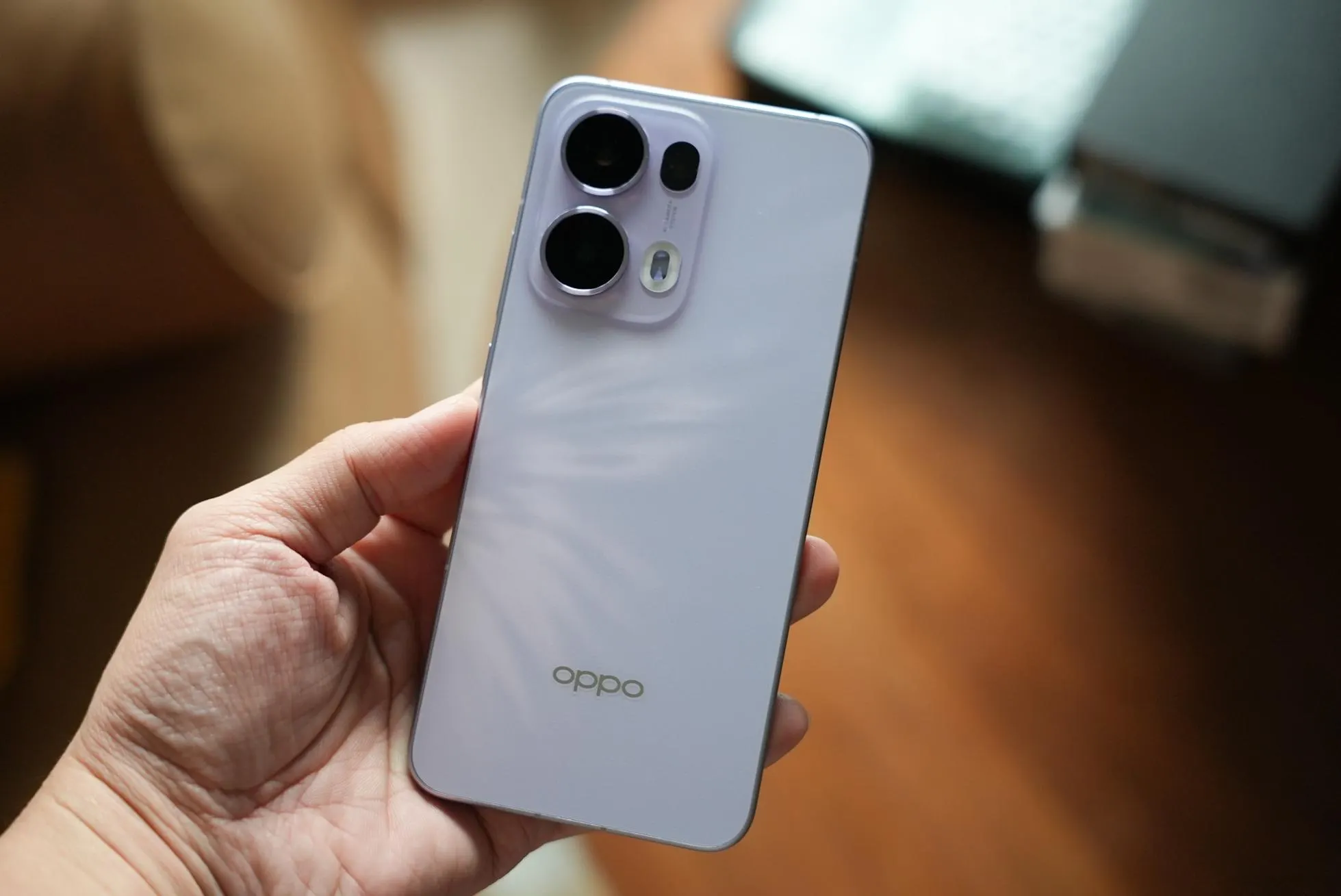 Дождались! Базовый OPPO Reno 14 приписывают возвращение зум-камеры