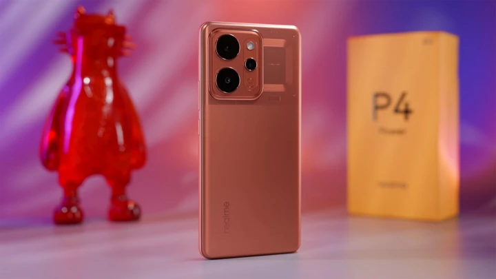 ВИДЕО: обзор Realme P4 Power – первый в России с батареей более 10 000 мАч