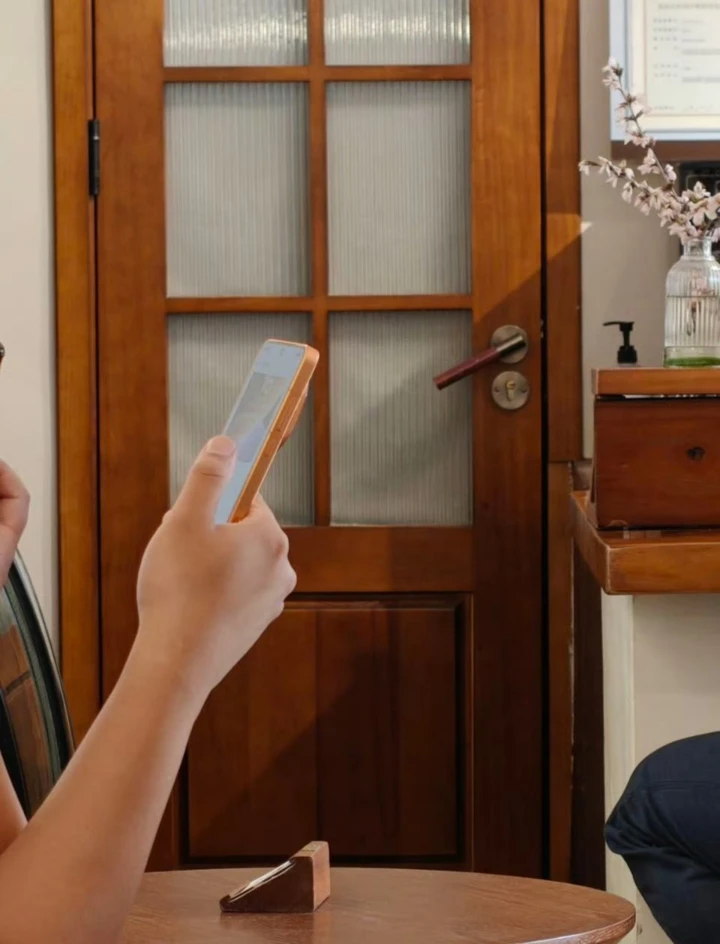 OPPO Find X9 Ultra засветился в оранжевом цвете