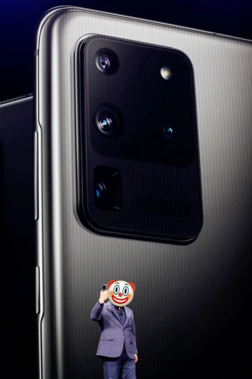 Samsung решила подколоть Apple, но была освистана NASA