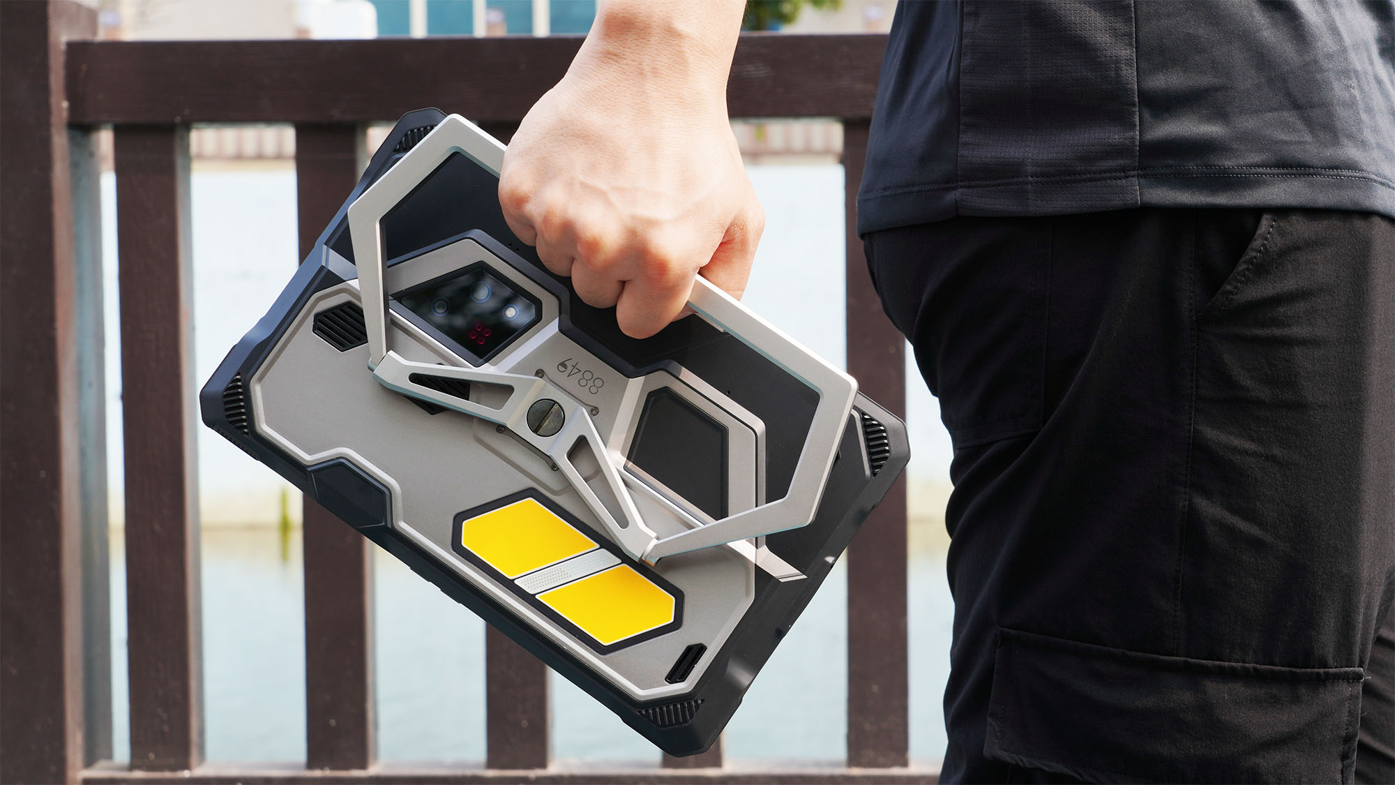 8849 TANK Pad Ultra: первый взгляд на новый бронепланшет