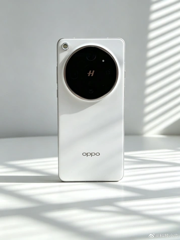 Распаковка OPPO Find X9 Ultra и его фотонабора на видео