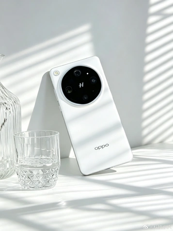 Распаковка OPPO Find X9 Ultra и его фотонабора на видео