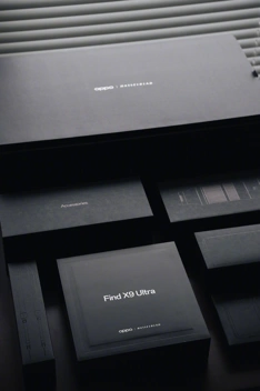 Распаковка OPPO Find X9 Ultra и его фотонабора на видео