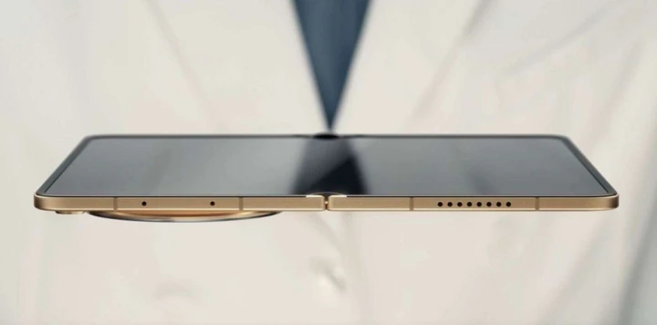 Вот, как выглядит «бескладочный» экран OPPO Find N6 спустя месяц