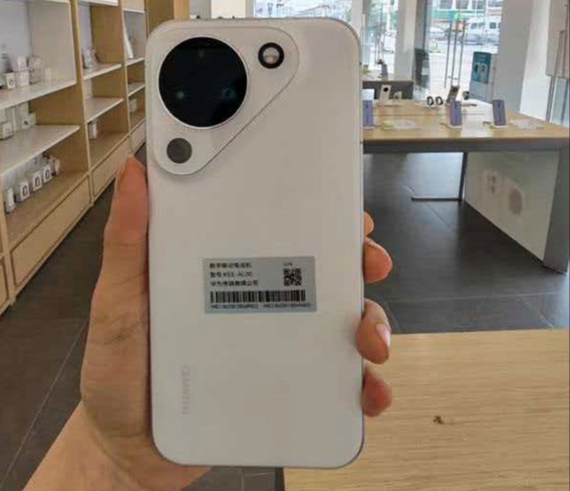 Живые фото базового Huawei Pura 90