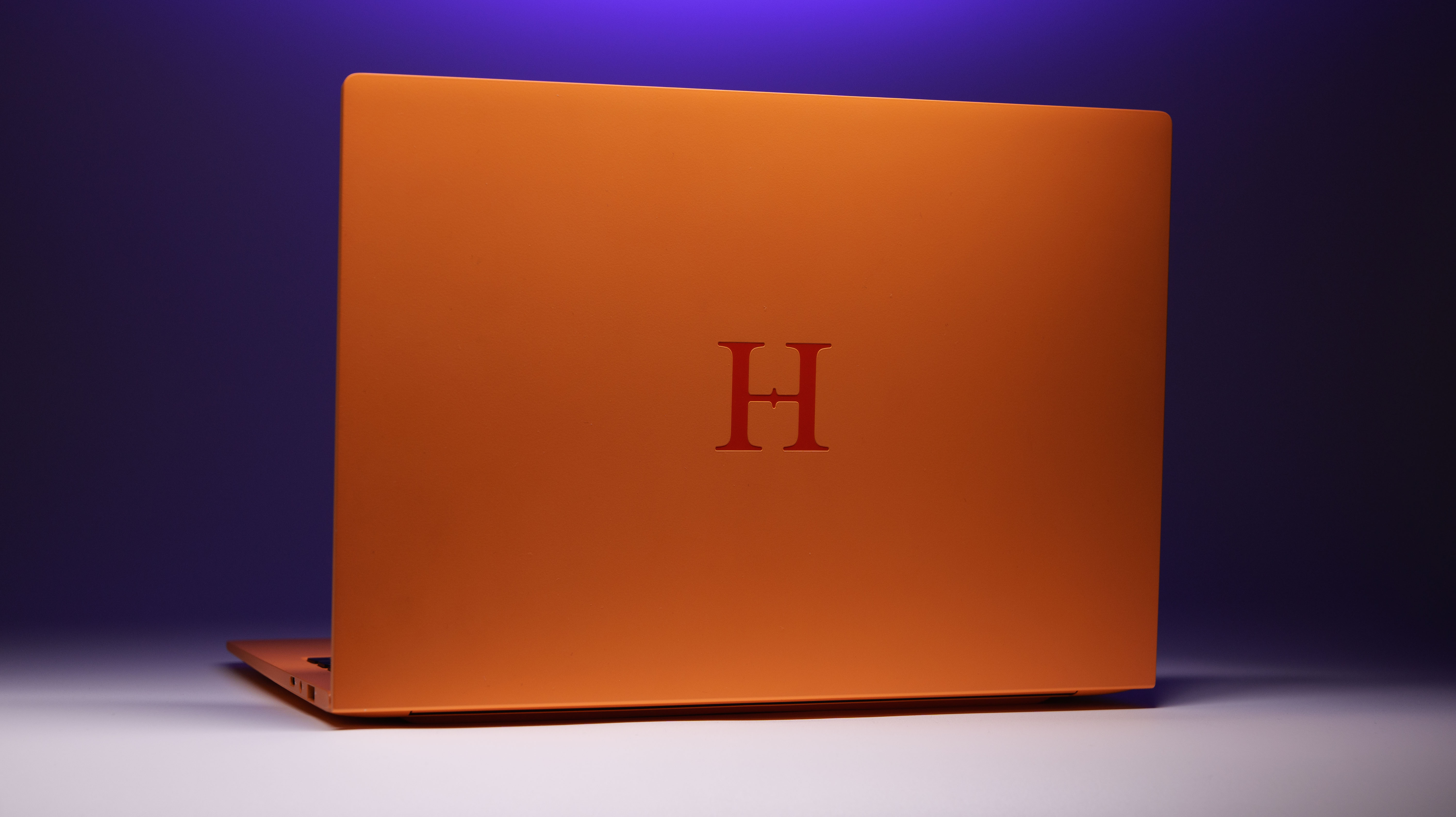 Обзор H-Book 14IPK4: стильный работяга в ярких тонах