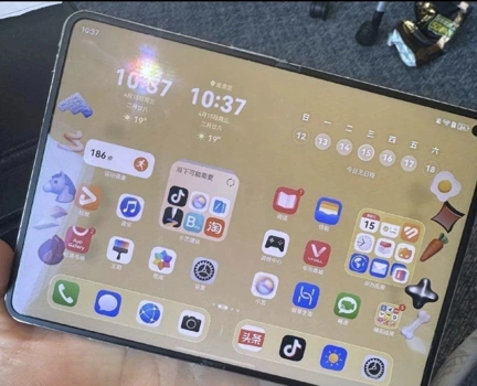 Прототип Huawei Pura X Max засняли на фото накануне анонса