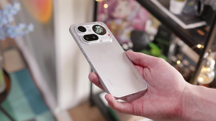 Обзор Nothing Phone (4a) Pro: цельнометаллический Android