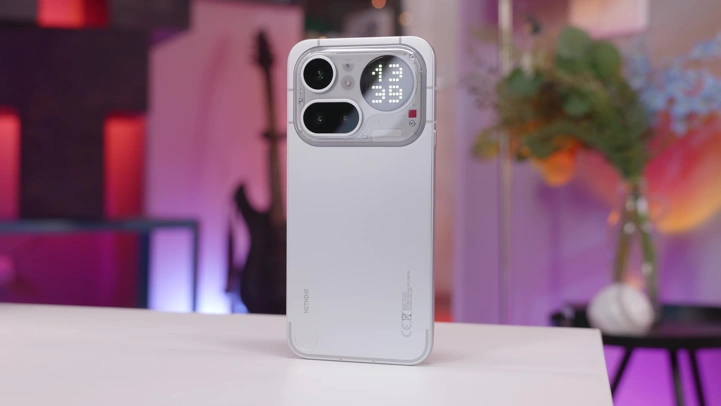 Обзор Nothing Phone (4a) Pro: цельнометаллический Android