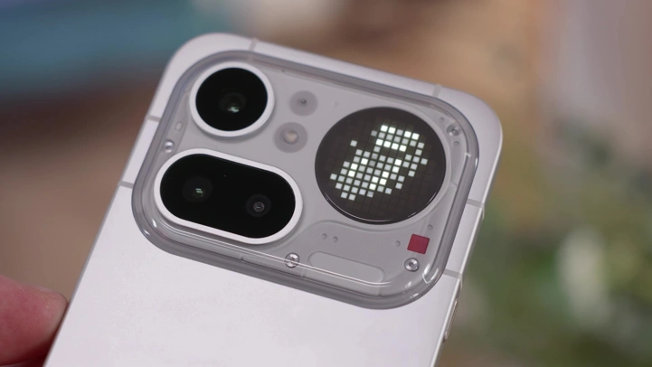 Обзор Nothing Phone (4a) Pro: цельнометаллический Android