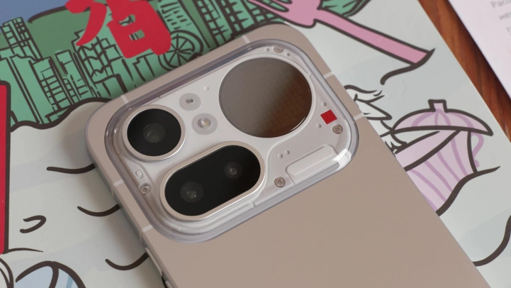 Обзор Nothing Phone (4a) Pro: цельнометаллический Android