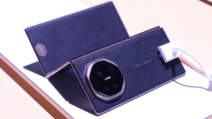 Huawei Mate XT 2 засветился в новой утечке