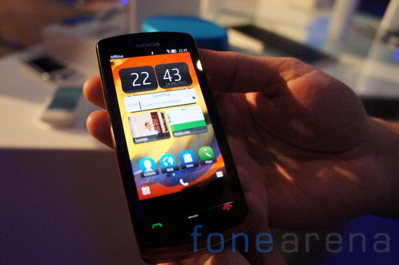 Смартфон Nokia 700 Red - характеристики