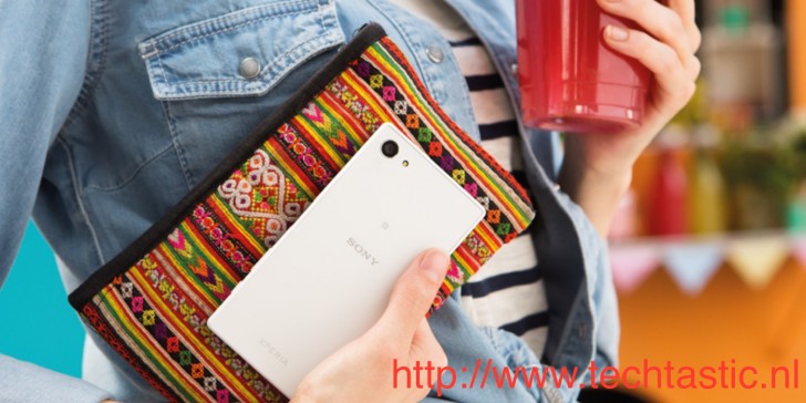  Sony Xperia Z5 Compact   -