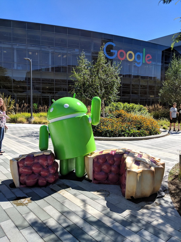 Статуя Android Pie пополнила коллекцию Google