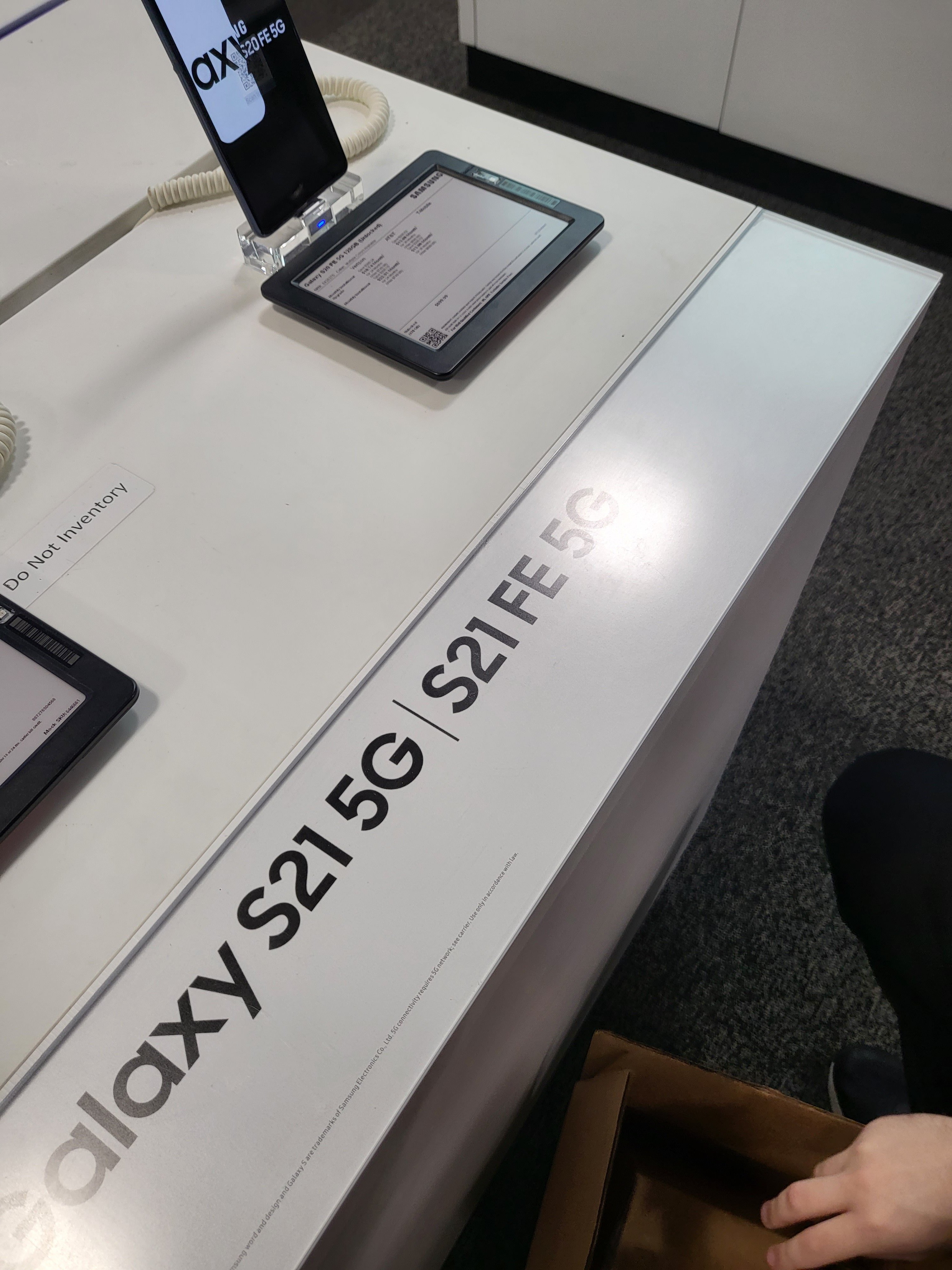 Samsung на низком старте: вероятная дата анонса Galaxy S21 FE