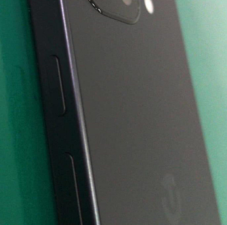 -  -?    Google Pixel 9a