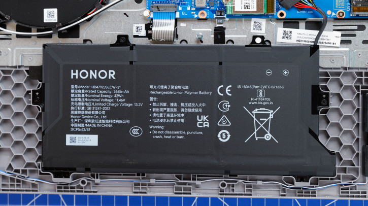 Обзор Honor MagicBook X16 AMD 2025: этот не сломается