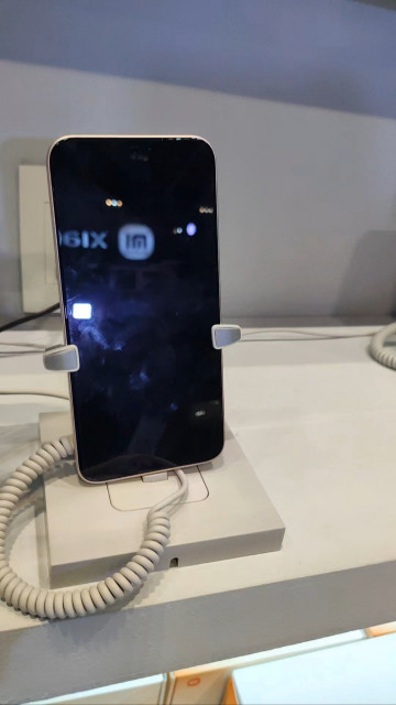 Xiaomi 15T и 15T Pro засняты в магазине до анонса