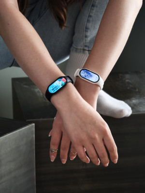 xiaomi band 10 beautiful girl