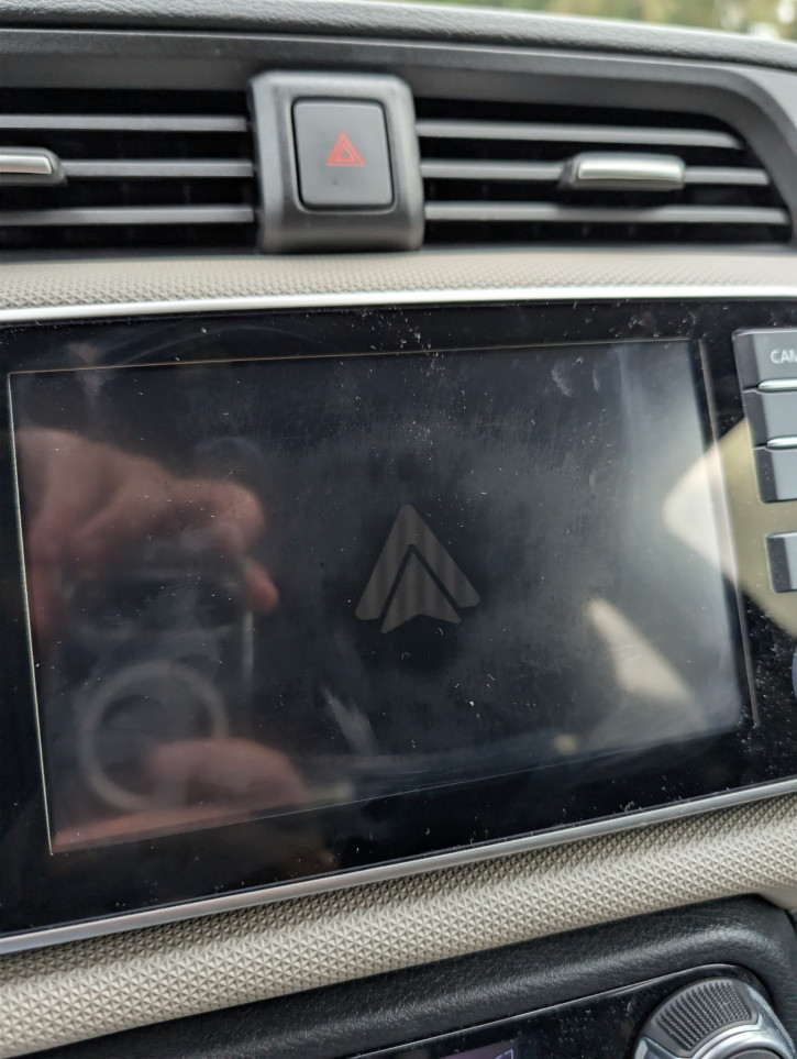 Первые пользователи Pixel 10 столкнулись со сломанным Android Auto