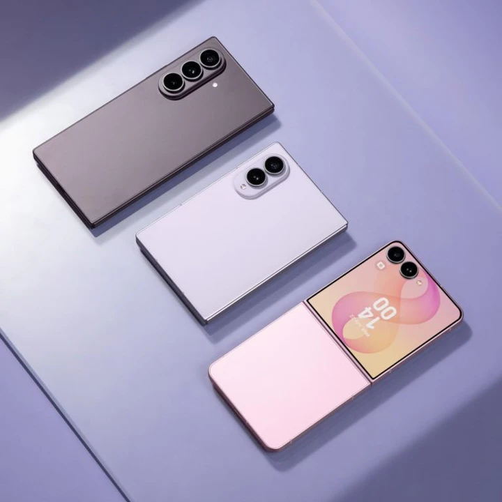 Samsung хвастается ростом продаж раскладушек в США и Европе