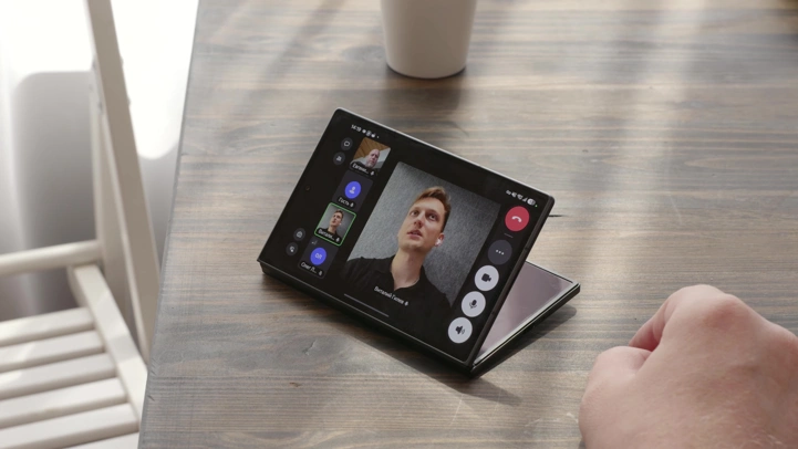 Обзор Samsung Galaxy Z Fold 8: в чём причина успеха?