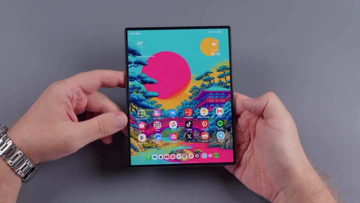 Обзор Samsung Galaxy Z Fold 8: в чём причина успеха?