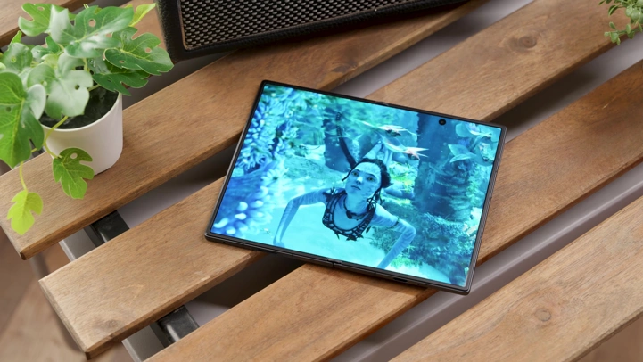Обзор Samsung Galaxy Z Fold 8: в чём причина успеха?