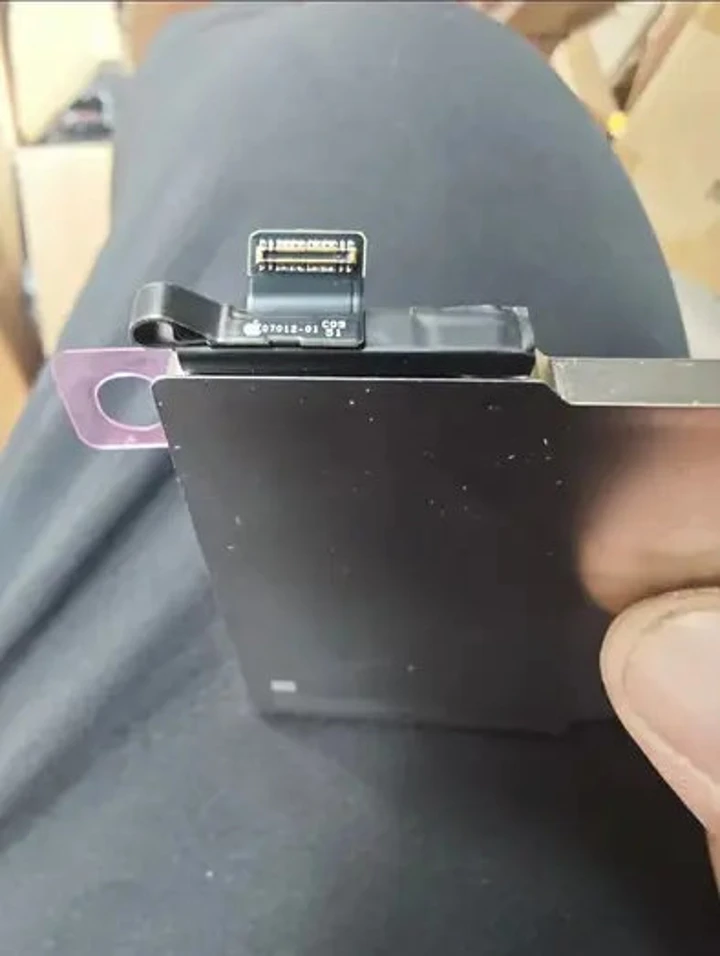 Шпионские фото батареи iPhone 18 Pro Max подтвердили апгрейд ёмкости