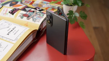 ВИДЕО: обзор Samsung Galaxy Z Fold 8 – самая универсальная раскладушка?