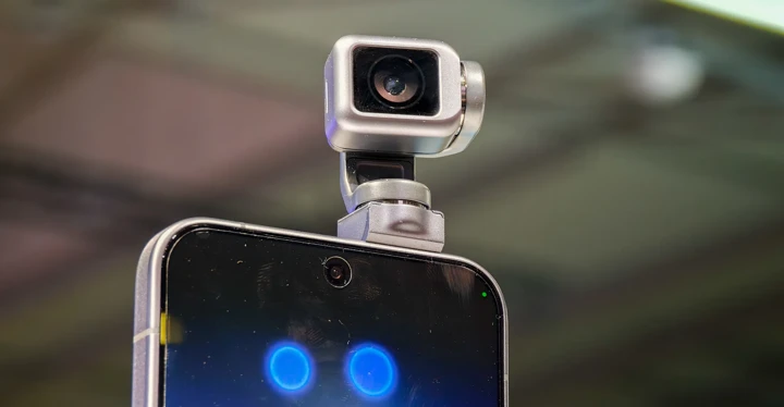 Вот почему камеру Honor Robot Phone нельзя вращать вручную
