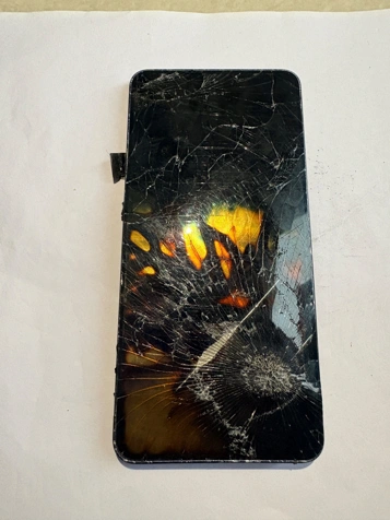 Samsung Galaxy S26 взорвался в кармане и тяжело покалечил владельца (видео)