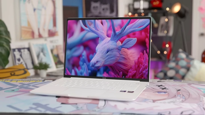 ВИДЕО: обзор Honor MagicBook Pro 14 2026 за минуту